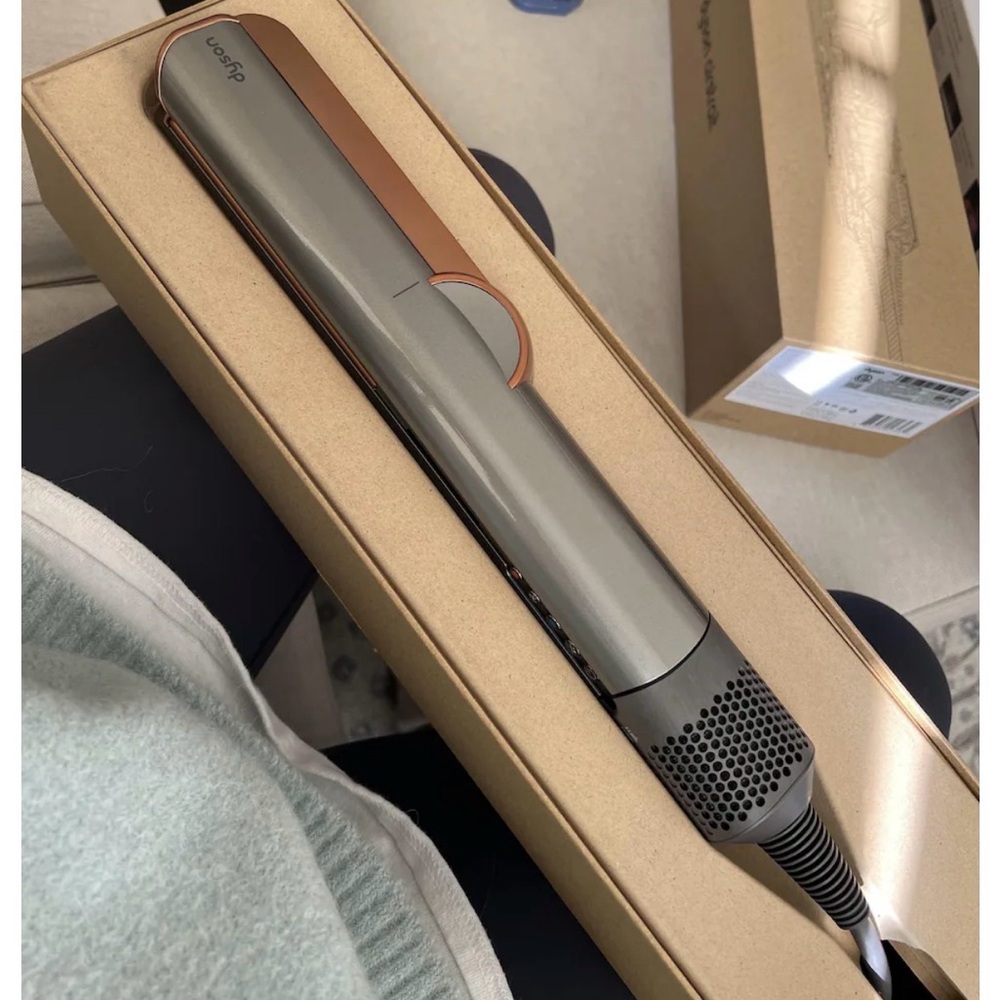Dyson Hair Styler in Metallic Gray and Copper, Excellent brand new condition! - Picture 2 of 4